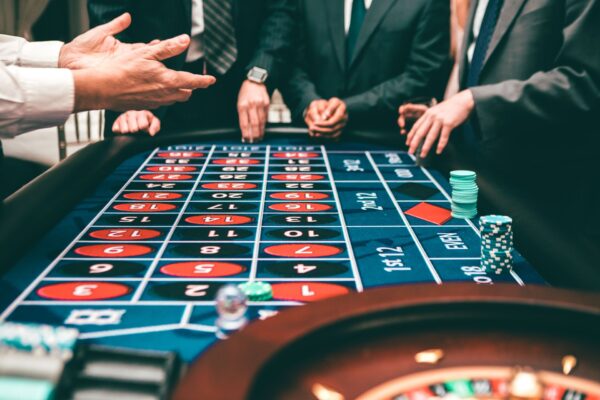 Instant Payout Crypto Casino: Hedging Sportsbook Futures at Bitcasino